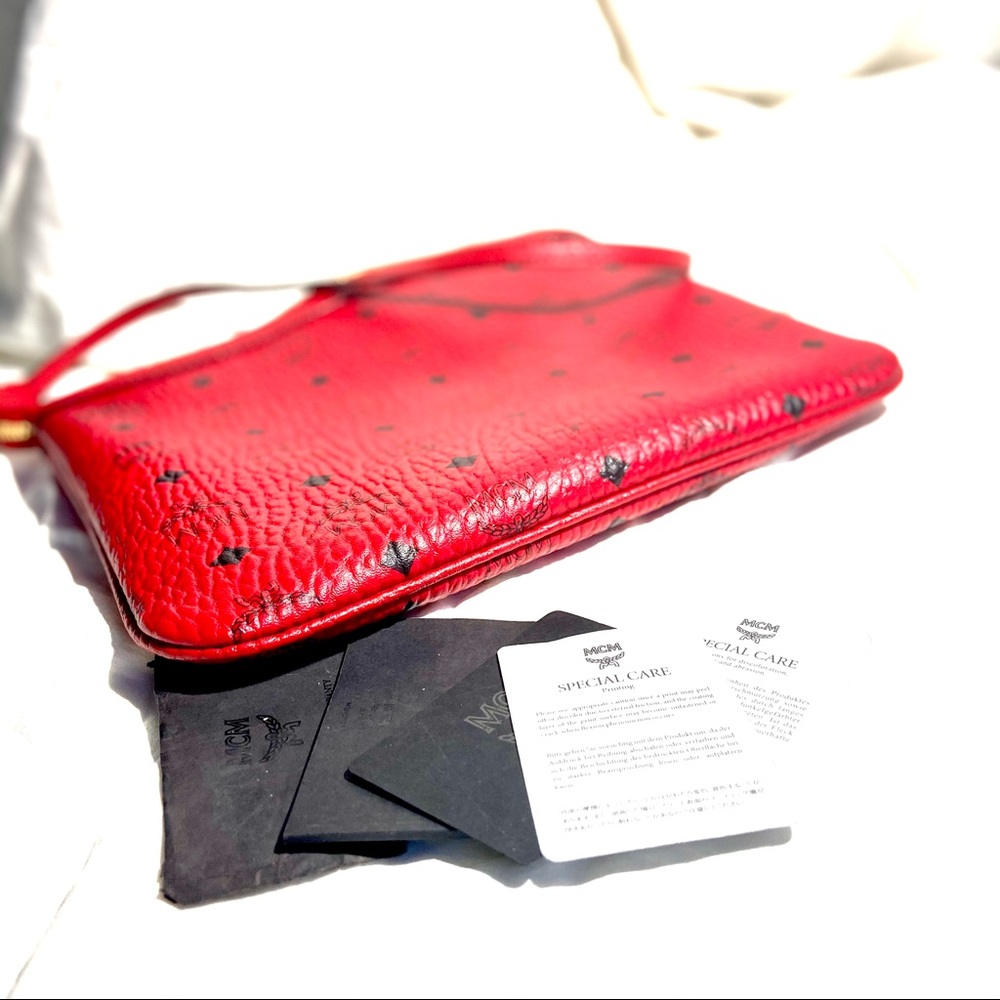 Mcm medium logo crossbody pouch
